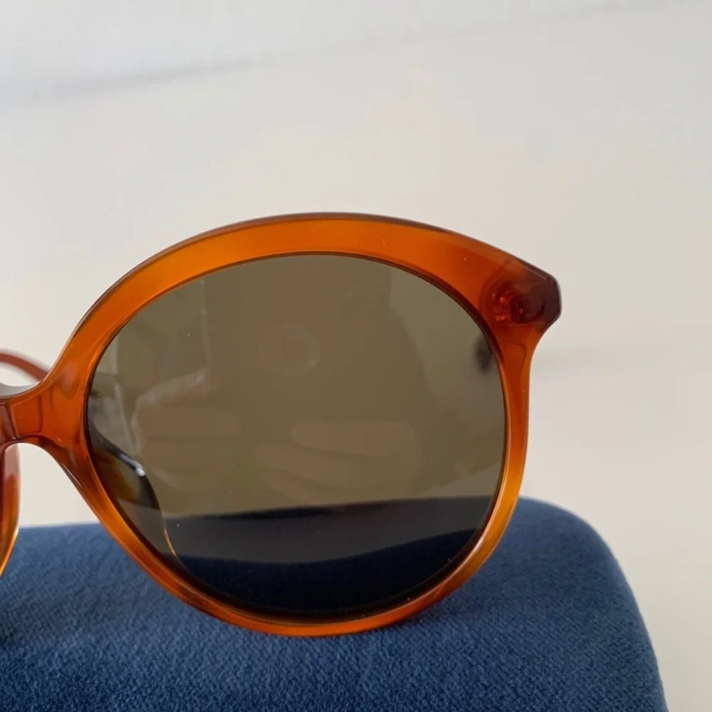 New - Gucci Sunglasses - Picture 14 of 15